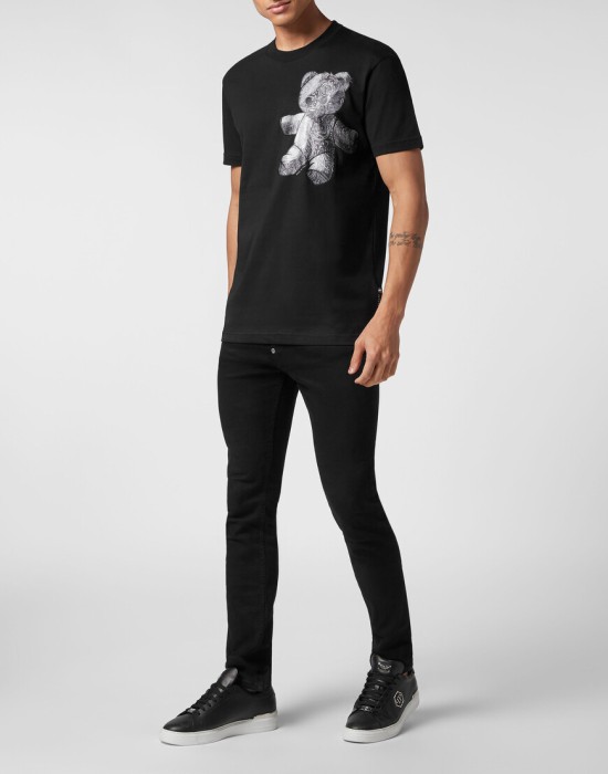 Товар черного цвета с внутренней стороны