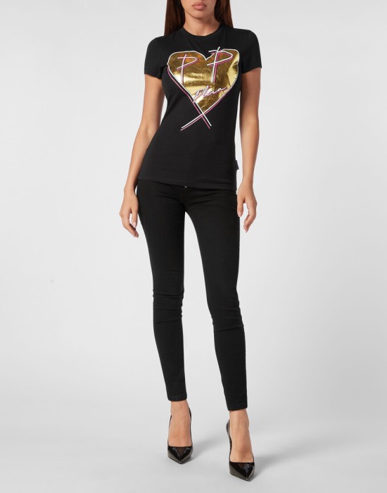 Товар черного цвета с внутренней стороны