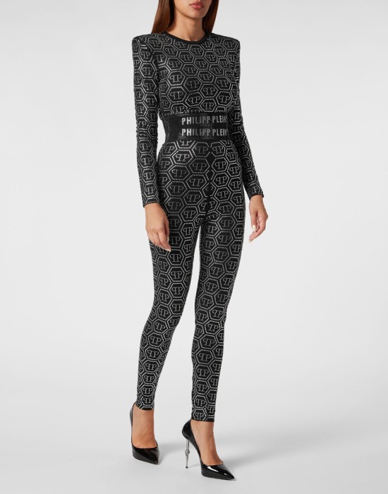 Товар черного цвета с внутренней стороны