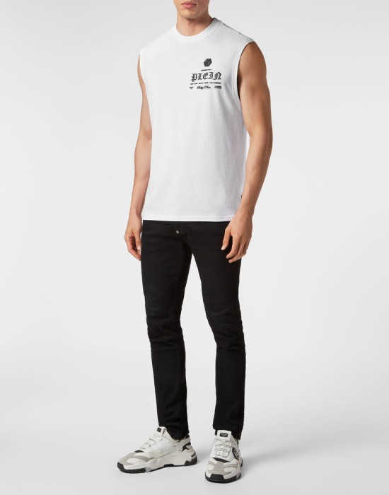 Товар белого цвета с внутренней стороны