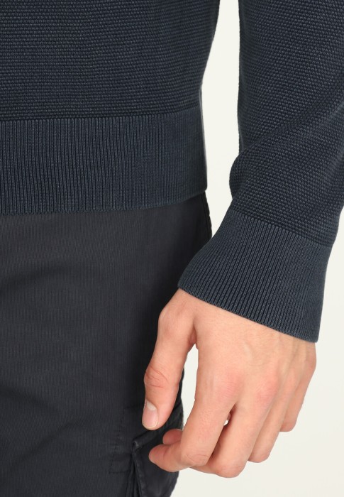 футболка  из проверенных материалов спереди