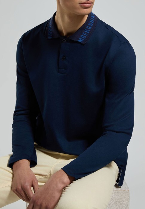 Товар синего цвета с внутренней стороны