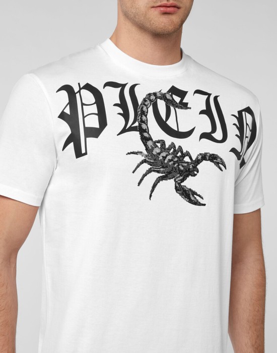 футболка  из америки вид сбоку