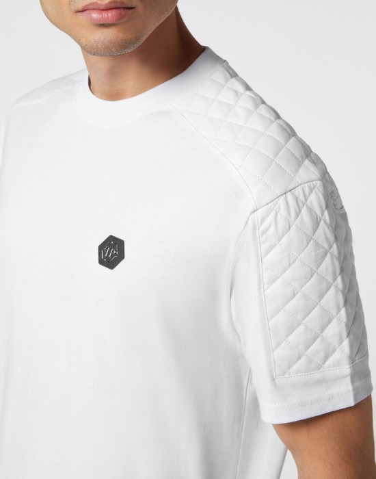 футболка  из америки вид сбоку