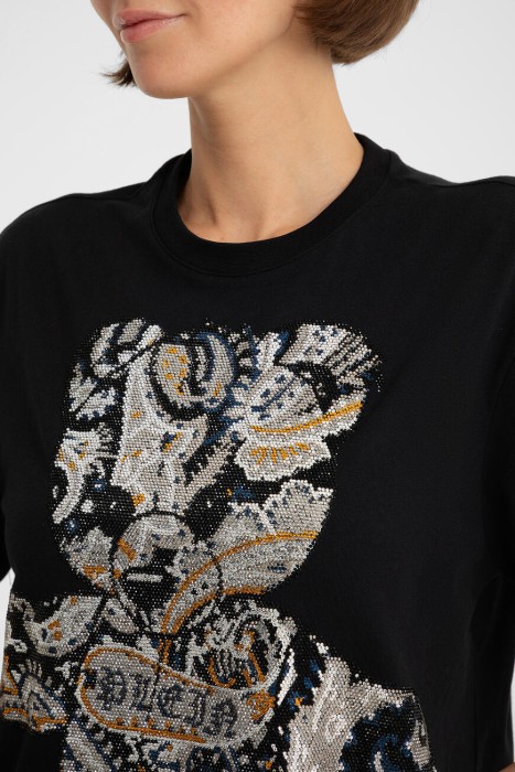 Товар черного цвета с внутренней стороны