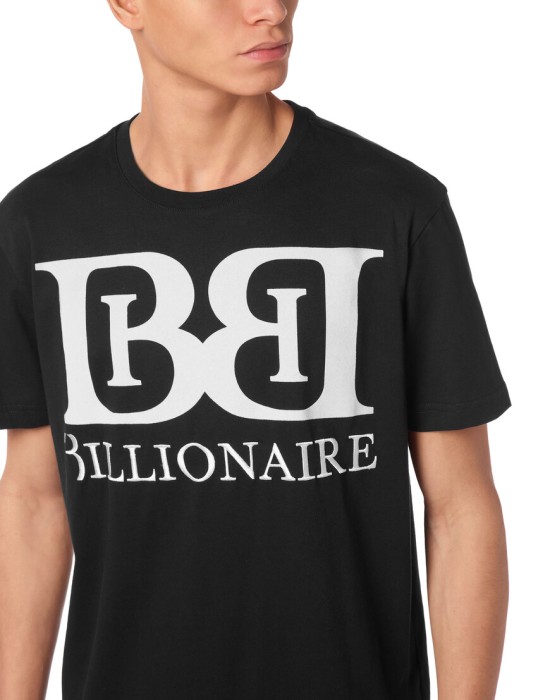 Товар черного цвета с внутренней стороны