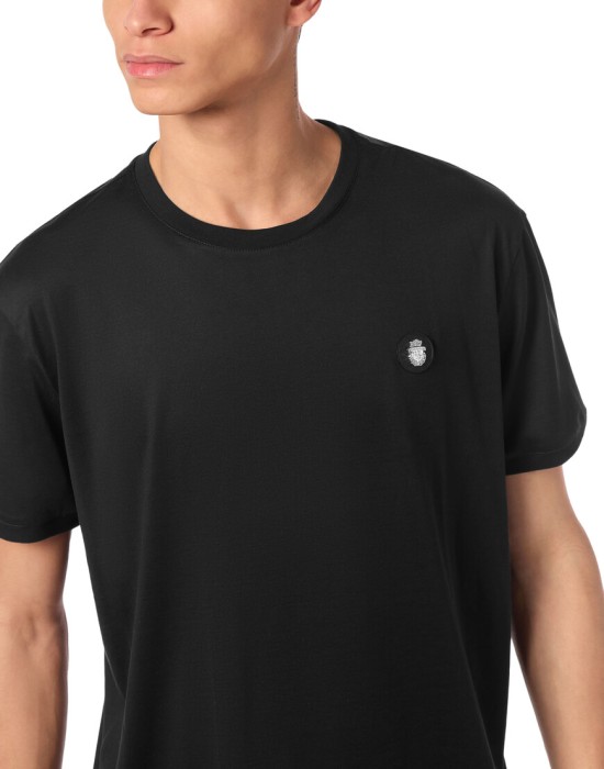 Товар черного цвета с внутренней стороны