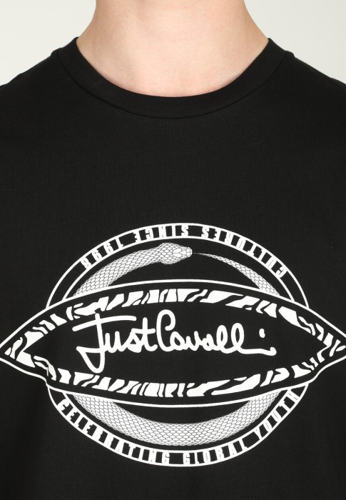 Товар черного цвета с внутренней стороны