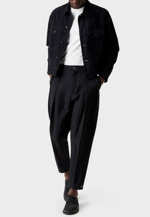 футболка  от бренда giorgio armani вид слева