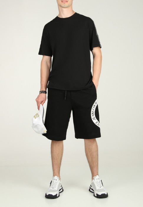 футболка  по цене 16030 руб вид справа