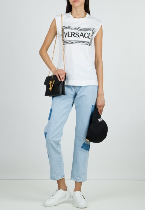 футболка  от бренда versace вид слева