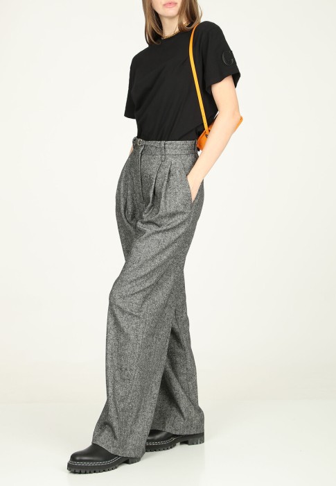 футболка  по цене 11130 руб вид справа