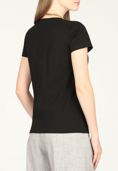 Товар черного цвета с внутренней стороны