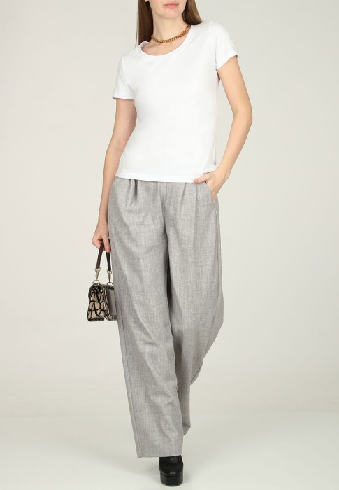 футболка  от бренда gianfranco ferre вид слева