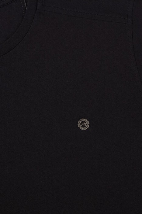 футболка  из англии вид сбоку