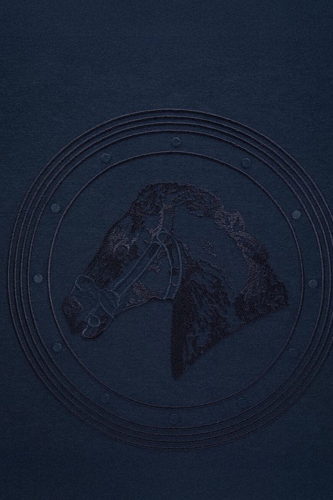 футболка  из англии вид сбоку