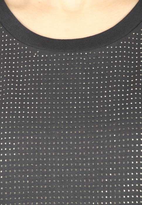 Товар черного цвета с внутренней стороны