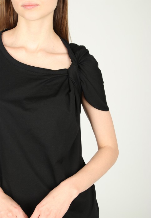 футболка  из проверенных материалов спереди