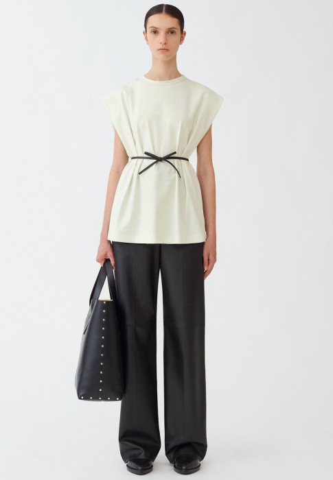 футболка  по цене 41930 руб вид справа