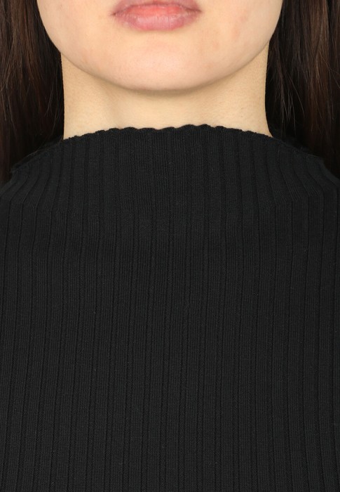 футболка  из италии вид сбоку