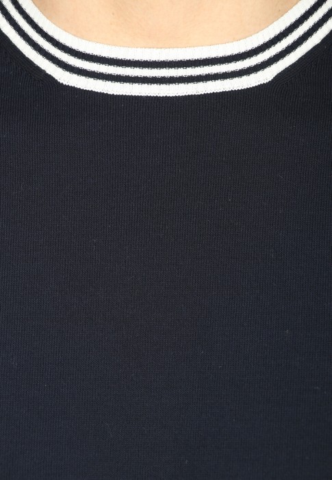 Товар синего цвета с внутренней стороны