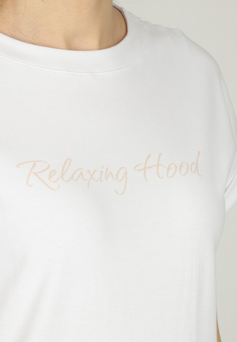 Товар бежевого цвета с внутренней стороны