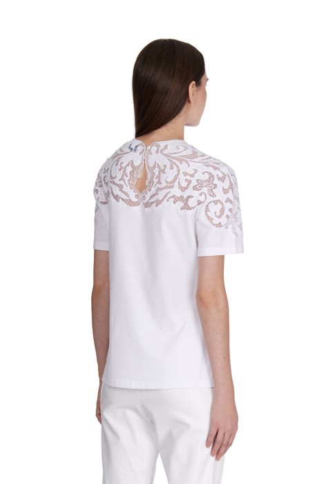 Товар белого цвета с внутренней стороны