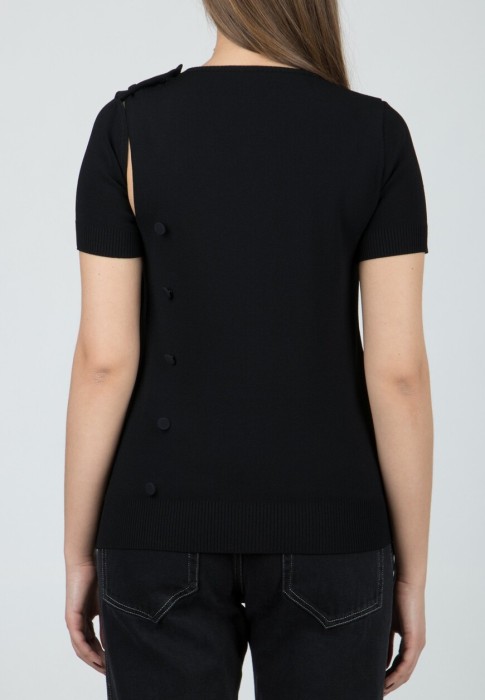 Товар черного цвета с внутренней стороны