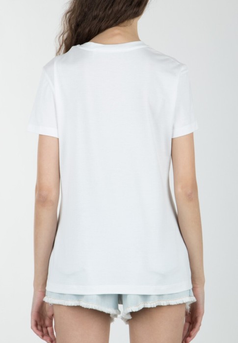 Товар белого цвета с внутренней стороны