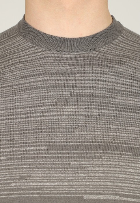 Товар серого цвета с внутренней стороны