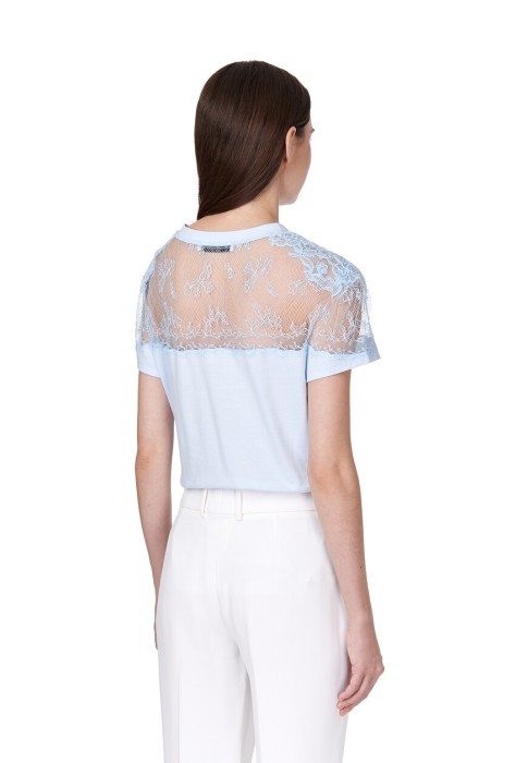 Товар голубого цвета с внутренней стороны