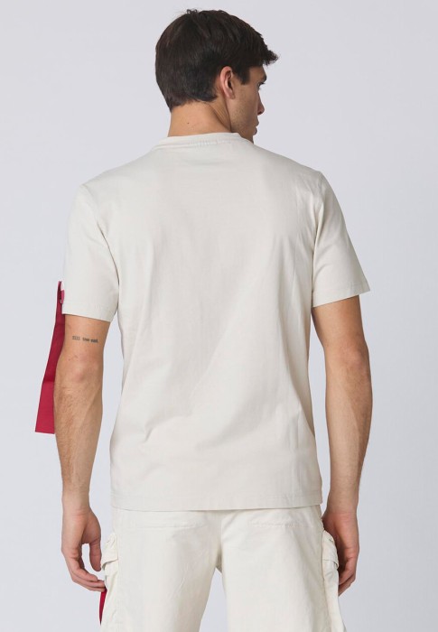 футболка  из италии вид сбоку