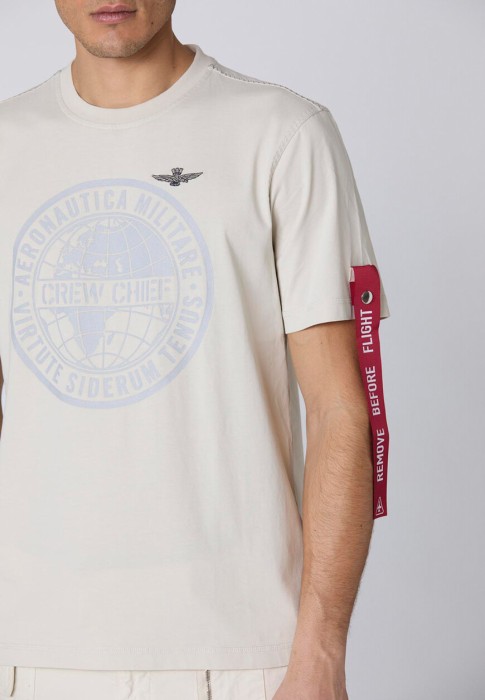 Товар серого цвета с внутренней стороны