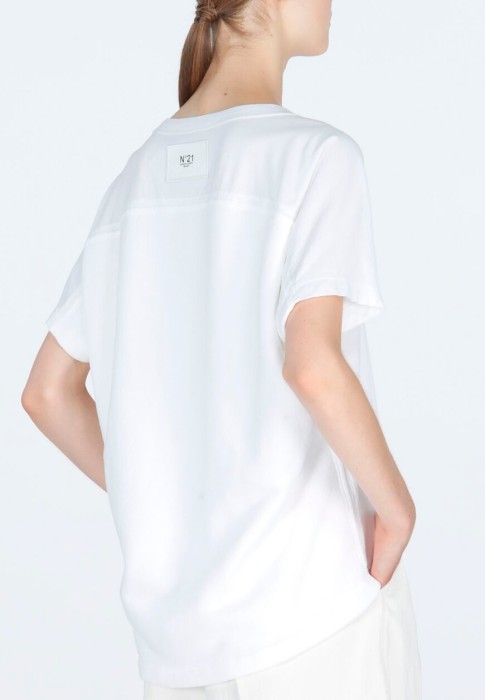 Товар белого цвета с внутренней стороны