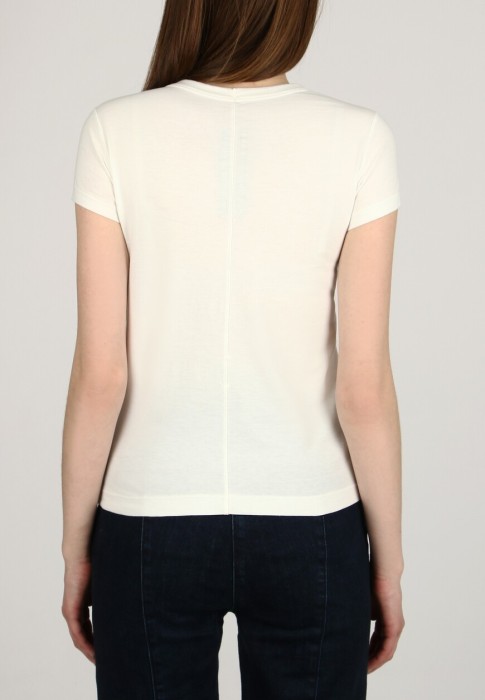 Товар белого цвета с внутренней стороны