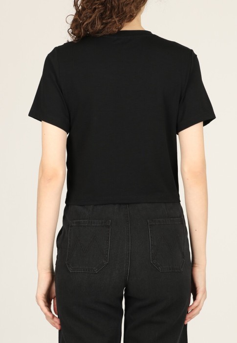 Товар черного цвета с внутренней стороны