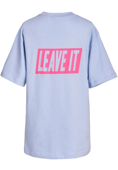 футболка  от известного бренда вид слева