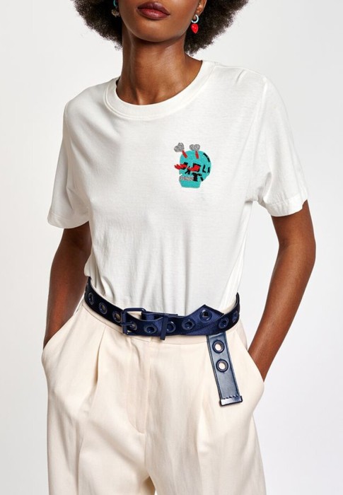 футболка  от известного бренда вид слева