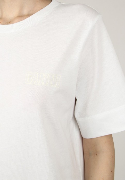 Товар белого цвета с внутренней стороны