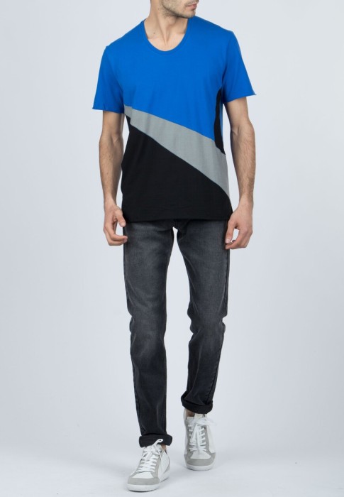 Товар синего цвета с внутренней стороны