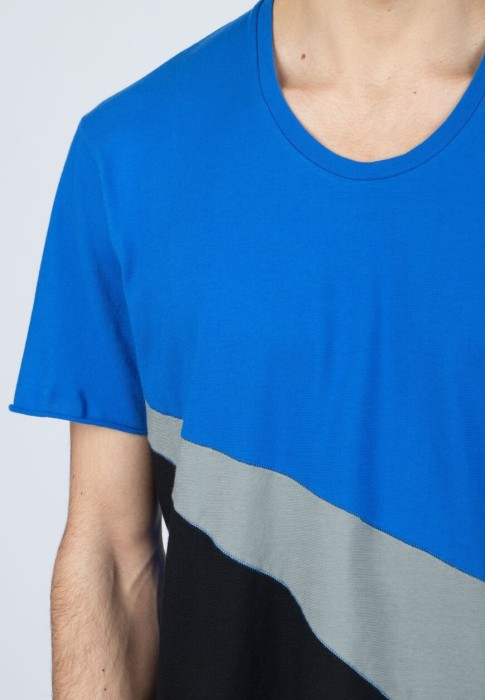 футболка  из проверенных материалов спереди