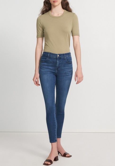 футболка  от известного бренда вид слева