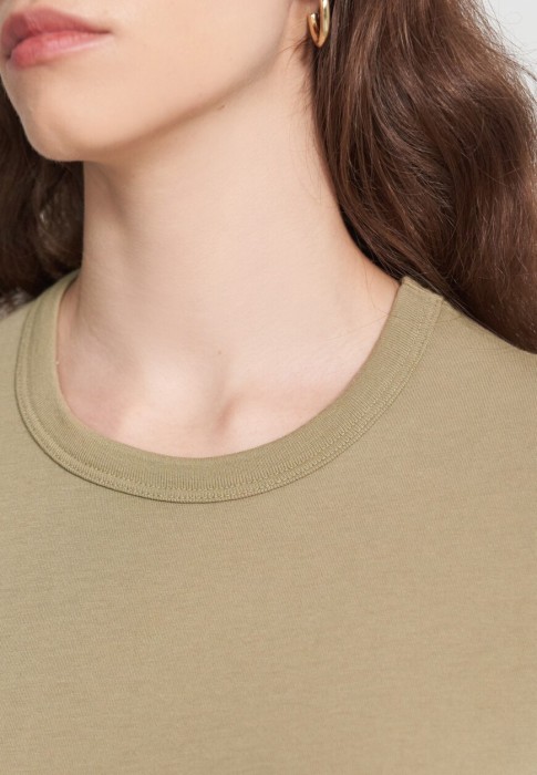 Товар зеленого цвета с внутренней стороны