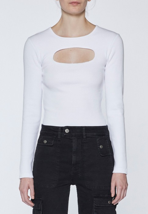 Товар белого цвета с внутренней стороны