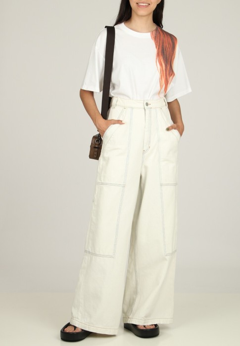 футболка  от бренда mm6 maison margiela вид слева