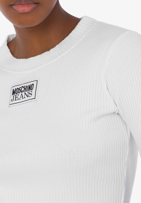 Товар белого цвета с внутренней стороны