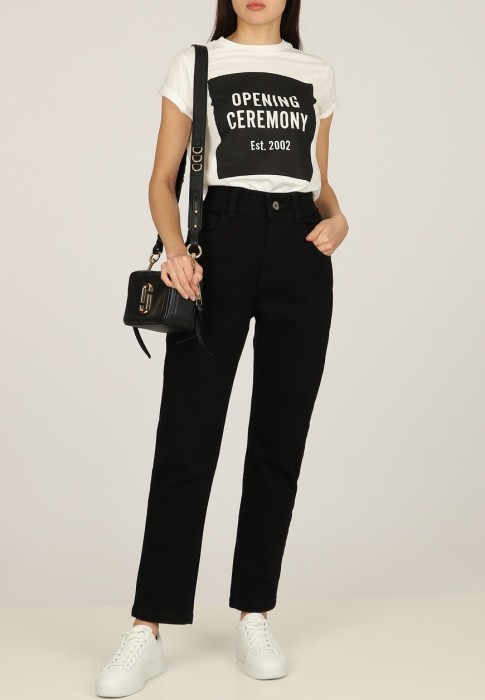 футболка  от известного бренда вид слева