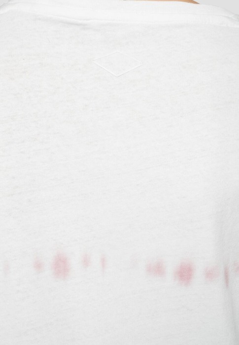 Товар красного цвета с внутренней стороны