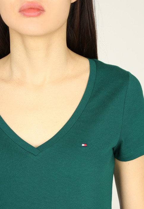 Товар зеленого цвета с внутренней стороны