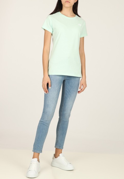 футболка  от бренда the north face вид слева